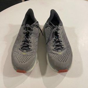 Men's HOKA SIZE 12.